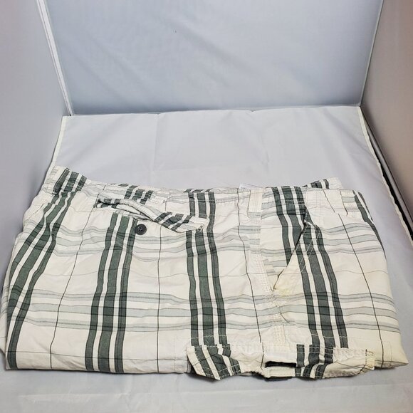 4 pair of men’s big and tall shorts, size 52. 3 pair Lee , 1 pair Geoffry Beane - Picture 4 of 6